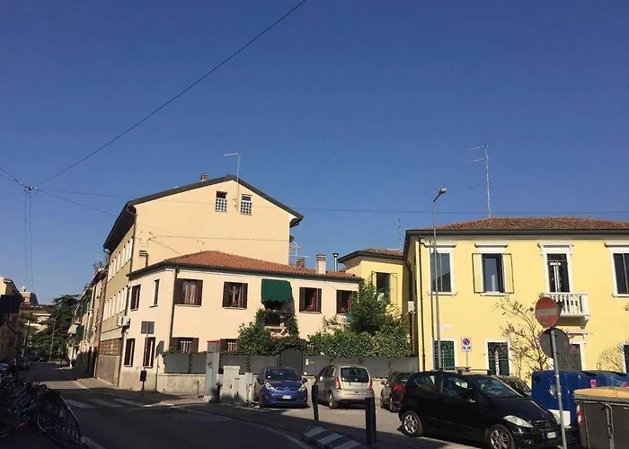 Scroce Close To Prato Della Valle Padua